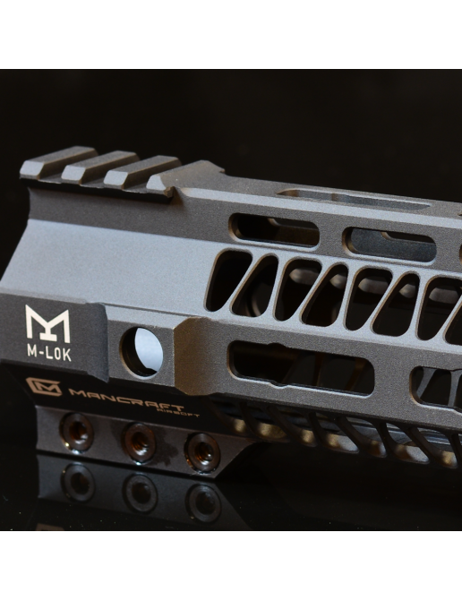 Mancraft CNC M4/AR15 Handguard ver2 czarna, z bliska